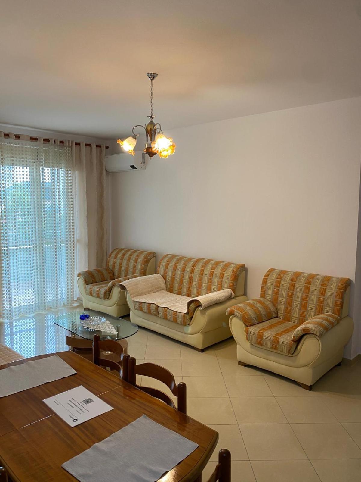 Emily House Apartment Fier Luaran gambar