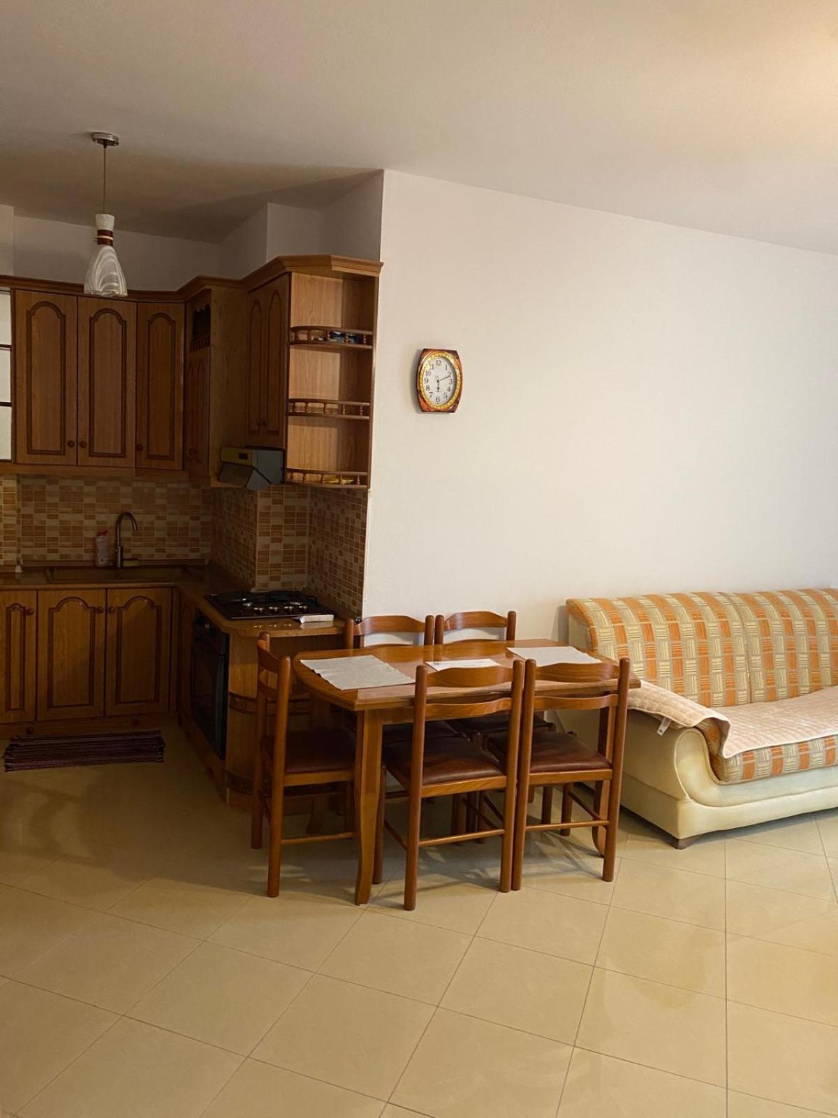 Emily House Apartment Fier Luaran gambar