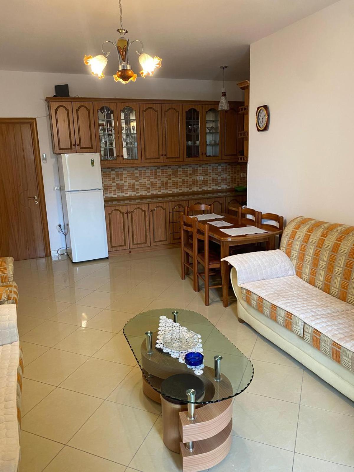 Emily House Apartment Fier Luaran gambar