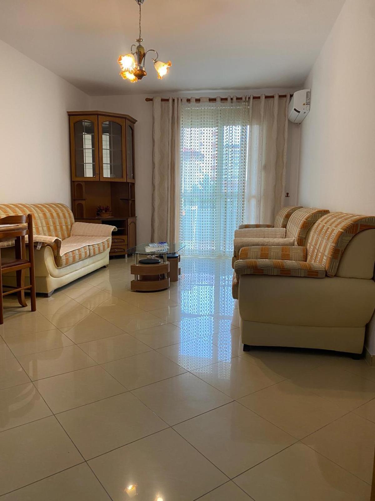 Emily House Apartment Fier Luaran gambar