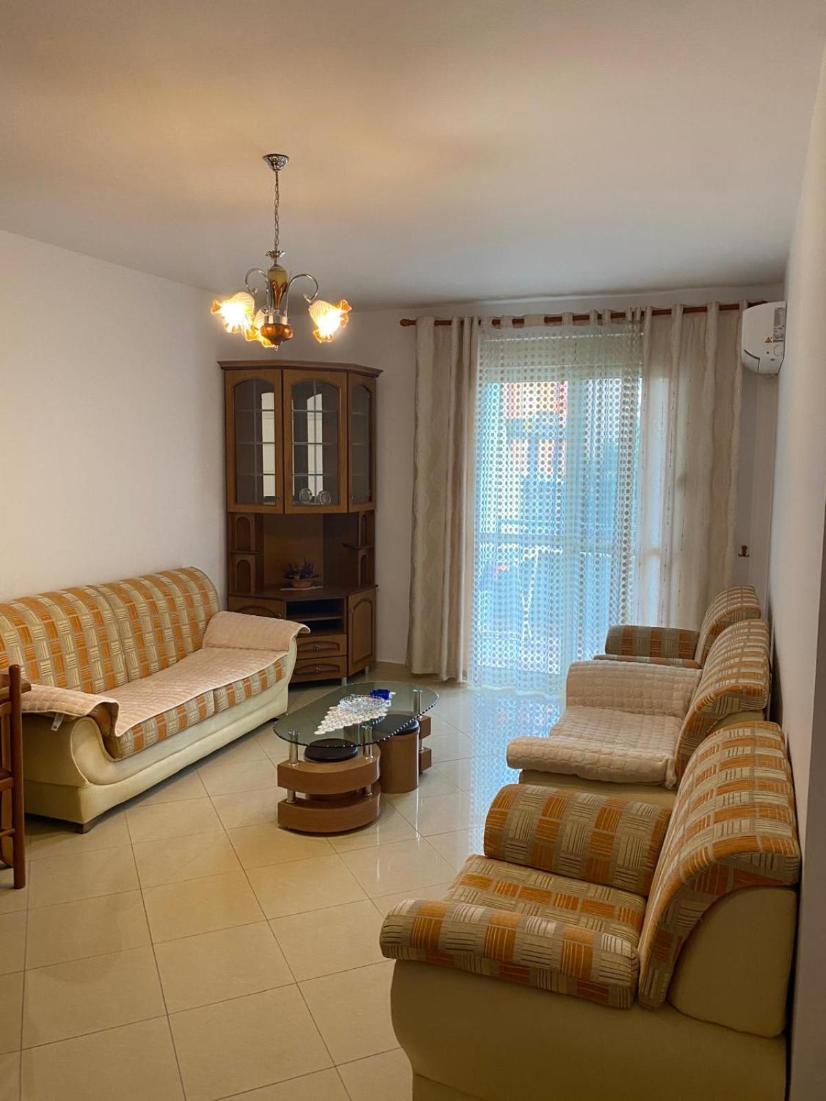 Emily House Apartment Fier Luaran gambar