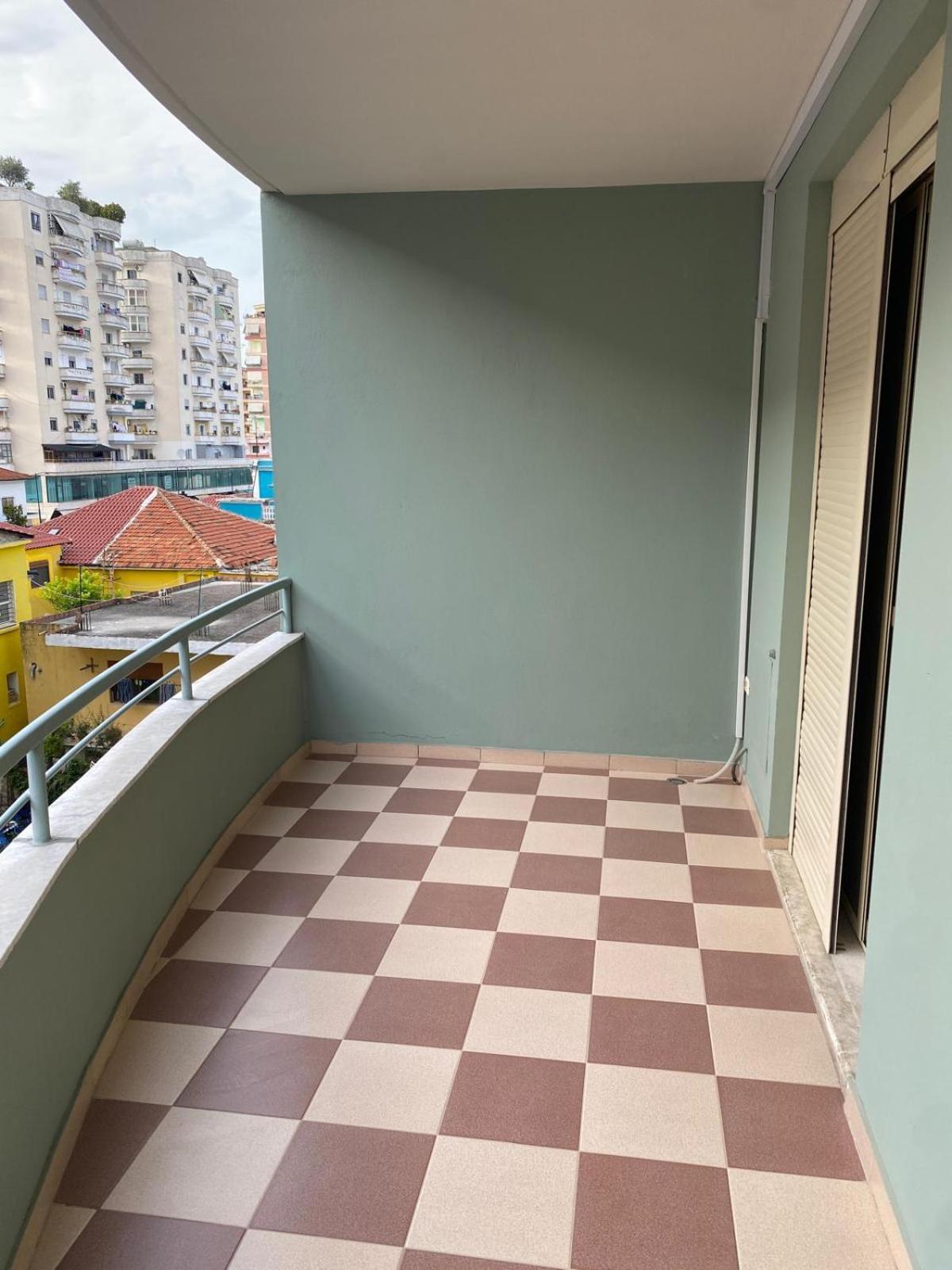 Emily House Apartment Fier Luaran gambar