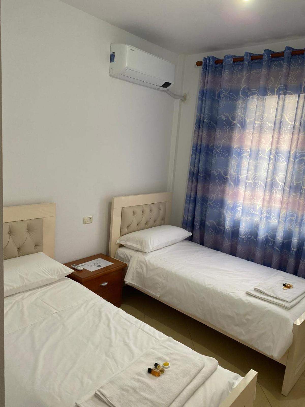 Emily House Apartment Fier Luaran gambar