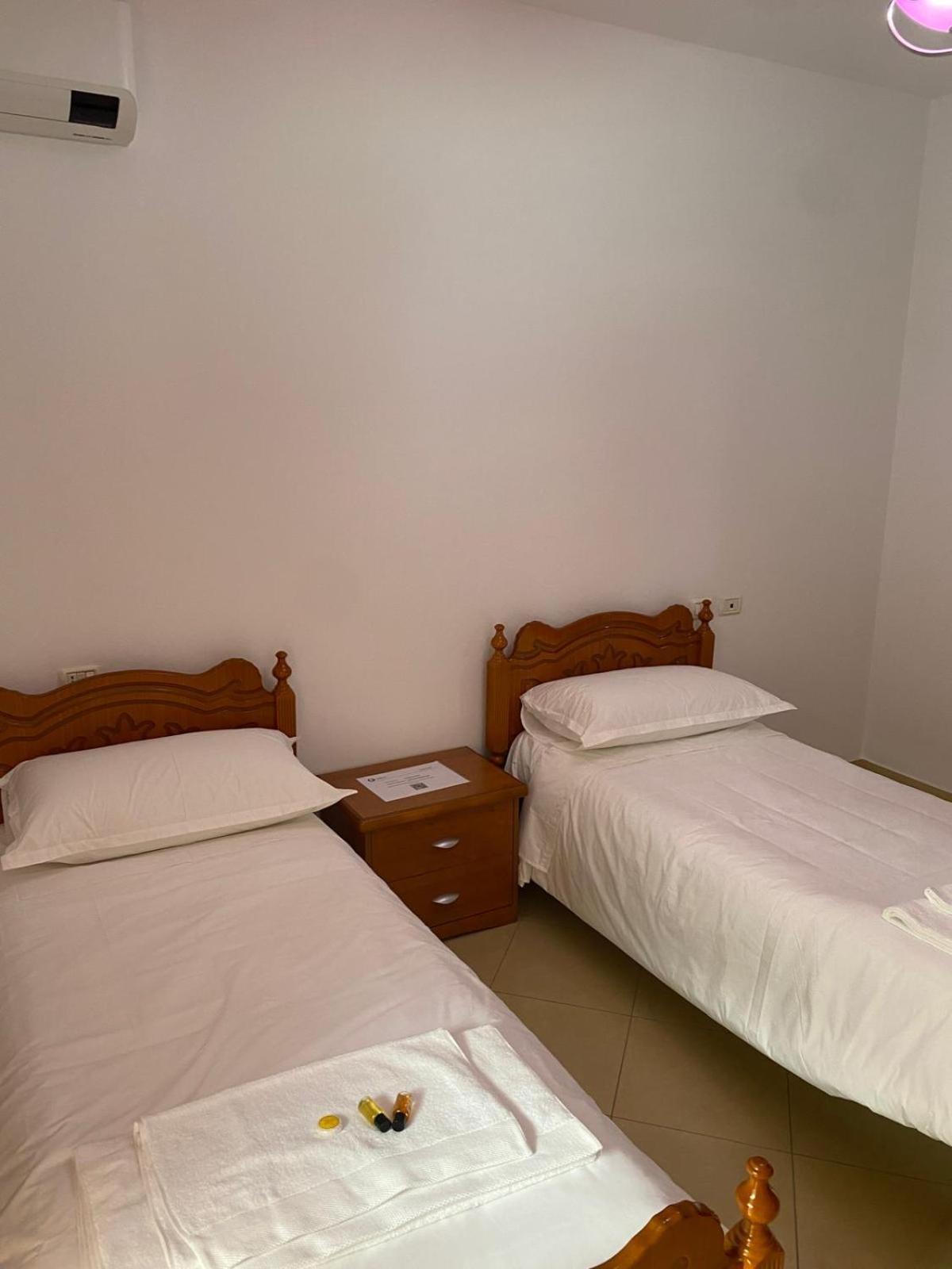 Emily House Apartment Fier Luaran gambar